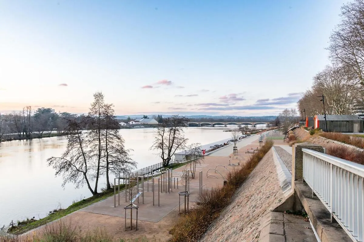 Souplex Chic Et Cosy Familles Et Pros, Roanne Apartment