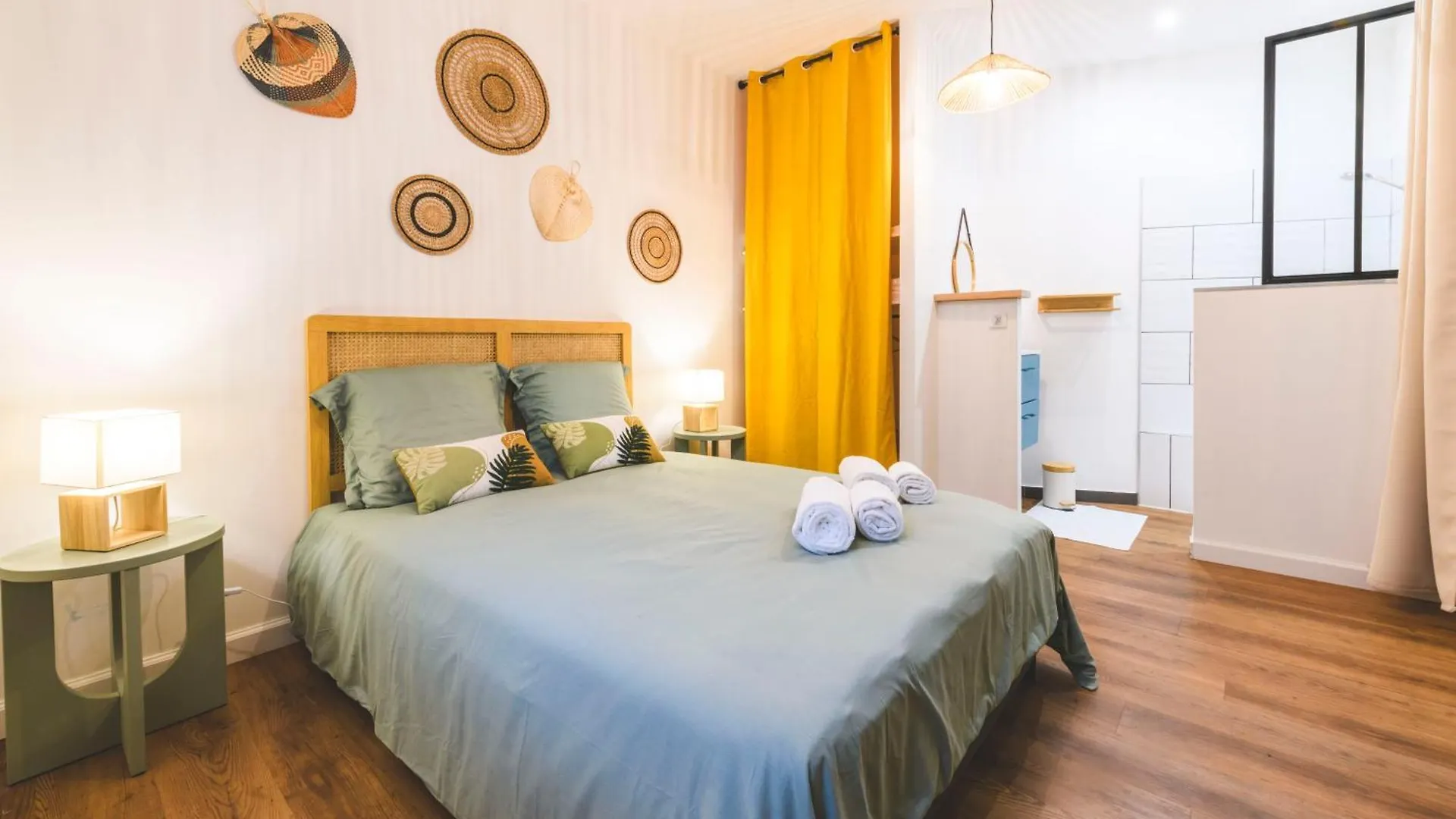 Souplex Chic Et Cosy Familles Et Pros, Roanne Apartment