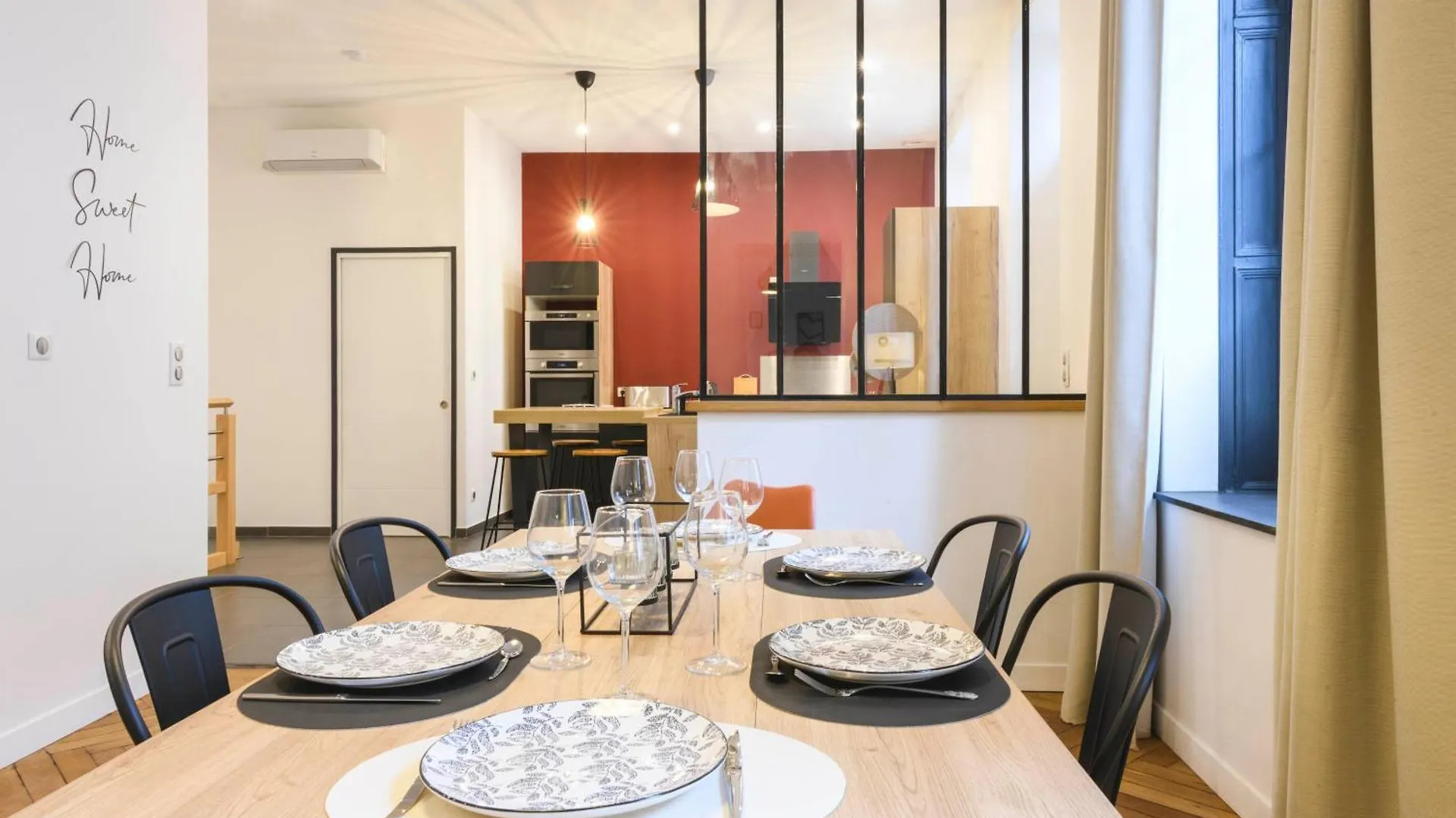 Souplex Chic Et Cosy Familles Et Pros, Roanne Apartment