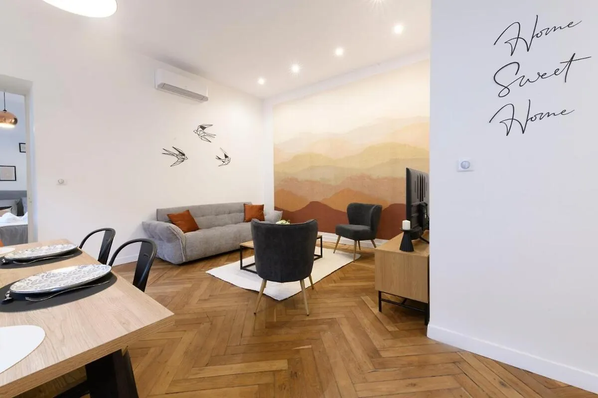 Souplex Chic Et Cosy Familles Et Pros, Roanne Apartment 0*,  France